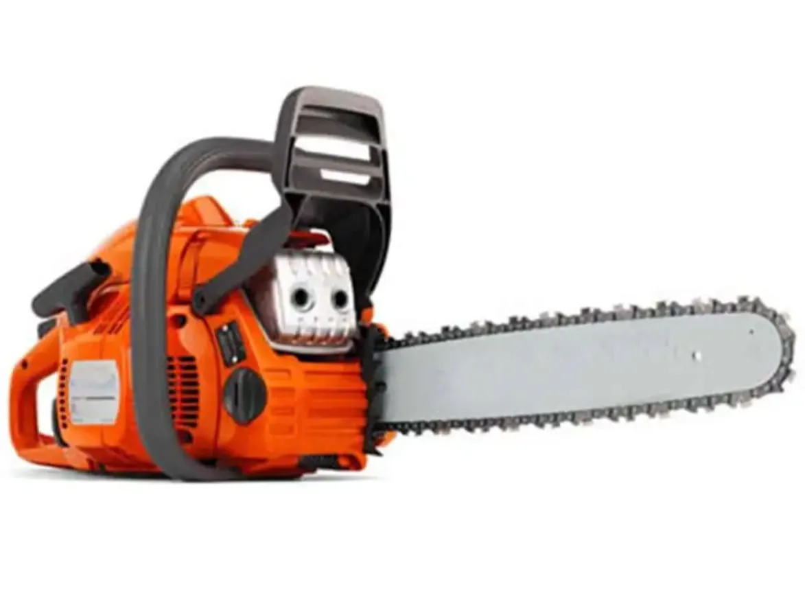 AG176_Chainsaw_2.webp